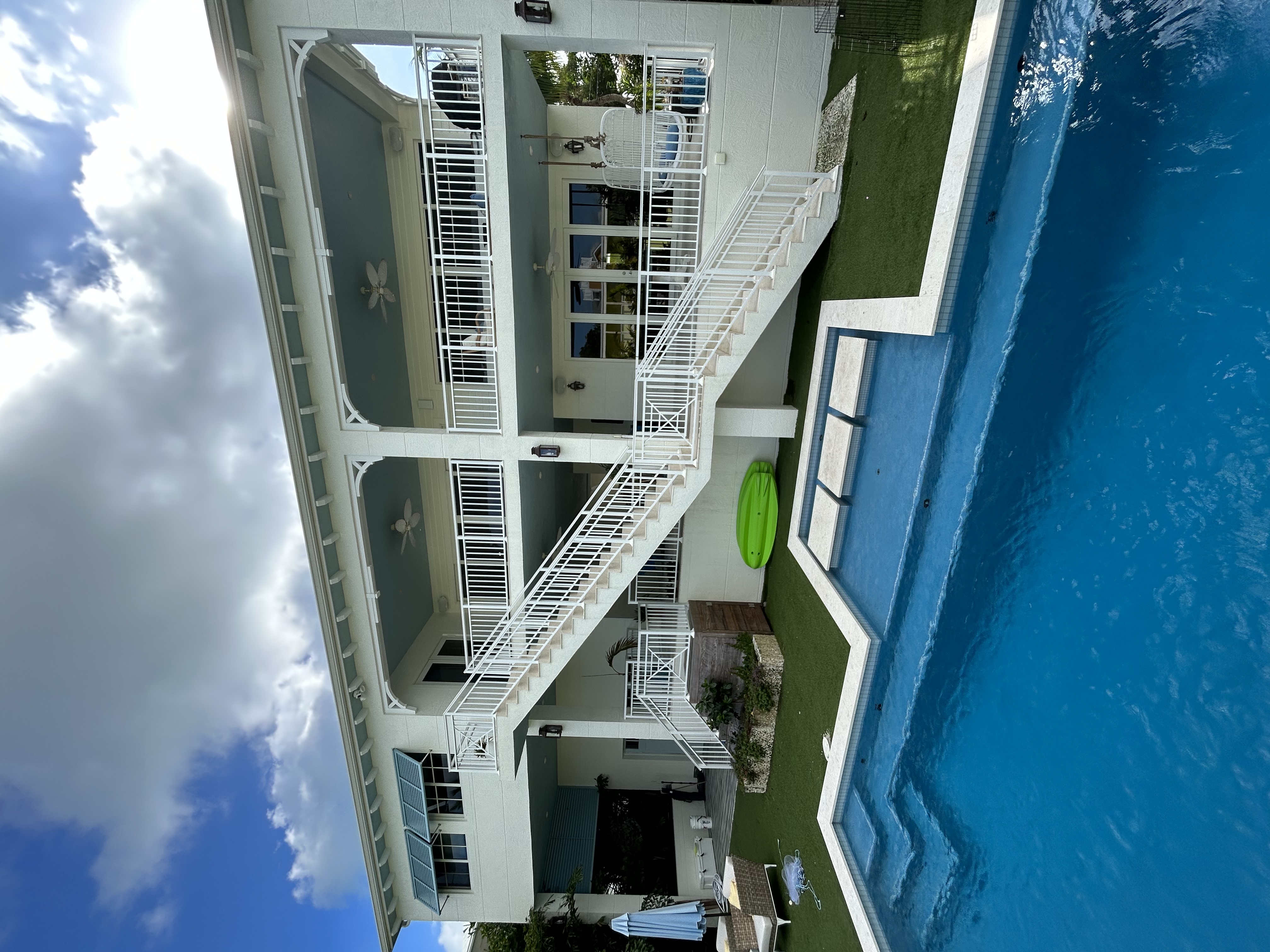 Window Screen Cleaning in the Florida Keys  Image